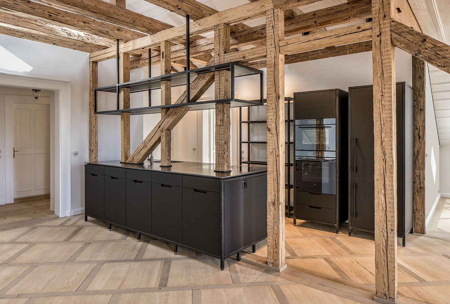 800_03_Mitte_DG_03_Umbau_Stadtvilla_Bern_WEB.jpg